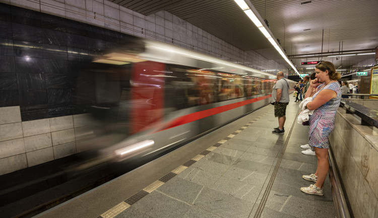 Praha 14 a okolní městské části chtějí prodloužení metra B až do Nehvizd