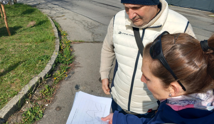 Naděje pro Pávov: Vedení Jihlavy nechá strážníky změřit hluk z dálnice a přivaděče