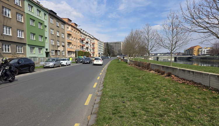Oprava nábřeží v Přerově přinese čtyřicet parkovacích míst. Řidiče čekají komplikace