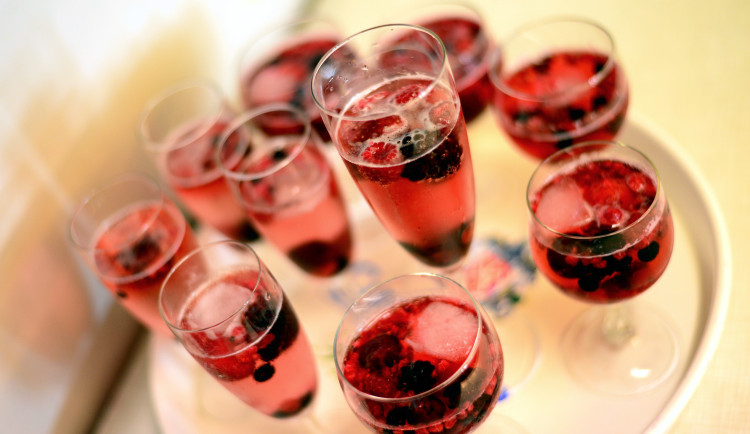 Prázdniny, alkohol a mladiství. Policisté vyrazili na kontroly do jihomoravských podniků