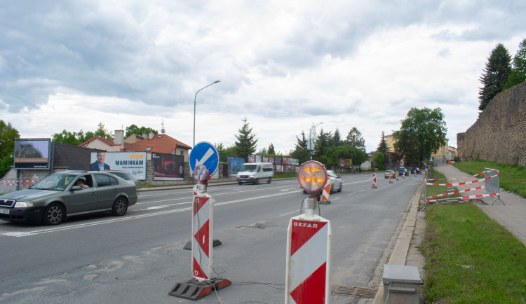 MAPA: V Jihlavě dnes začíná oprava průtahu. Omezení se týkají Cityparku i zoo
