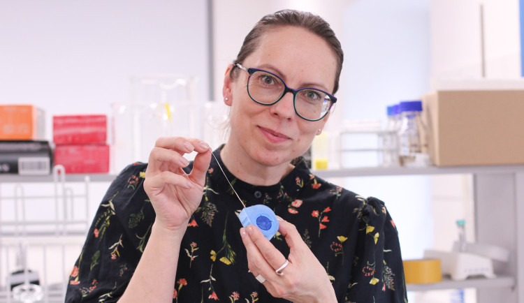 Na vývoji nanonitě se podílel tým Evy Kuželové Košťákové z libereckého oddělení bioinženýrství katedry chemie FP TUL a projektový tým.