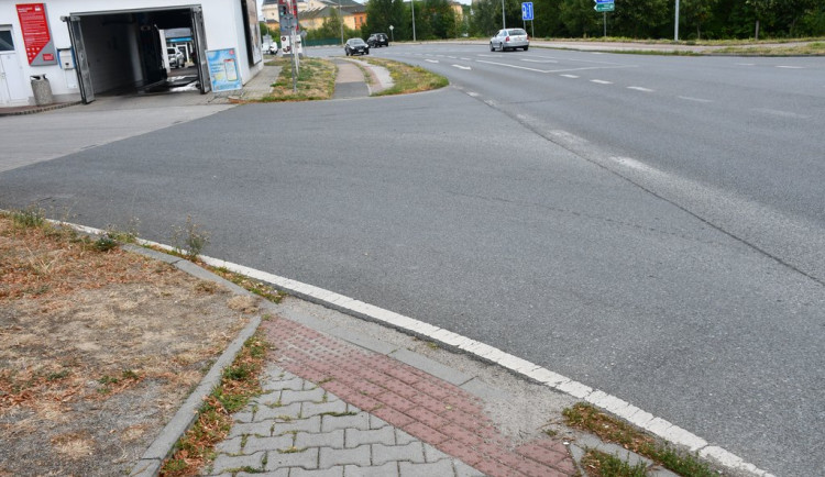Problémová křižovatka U Darebáka se změní. Přibudou semafory i nový jízdní pruh