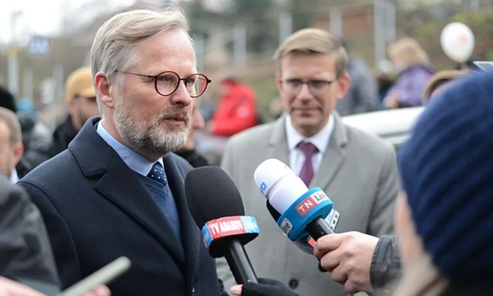 Premiér Fiala chce odložit evropský emisní systém pro dopravu a vytápění