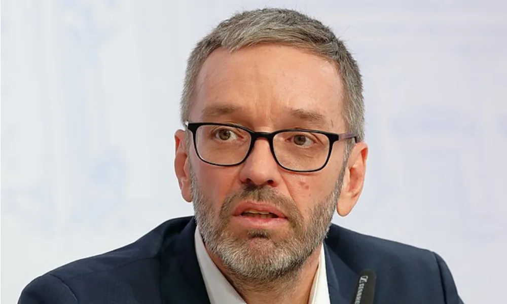 Rakouské volby 2024: FPÖ na vzestupu, tradiční strany ztrácí