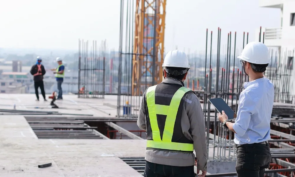 Stavební produkce v srpnu klesla o 1,6 %: Méně bytů i stavebních povolení