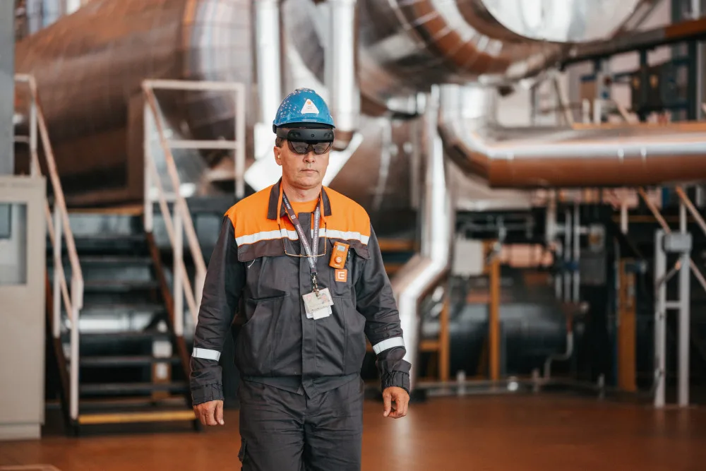 Technikům v Jaderné elektrárně Temelín pomáhají při práci brýle s rozšířenou realitou