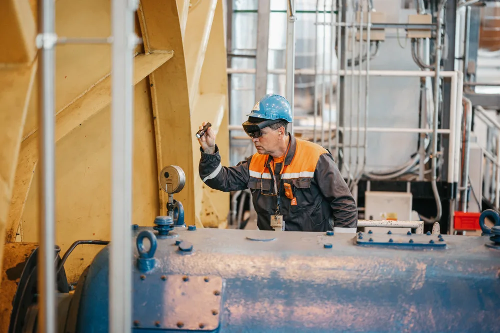 Technikům v Jaderné elektrárně Temelín pomáhají při práci brýle s rozšířenou realitou