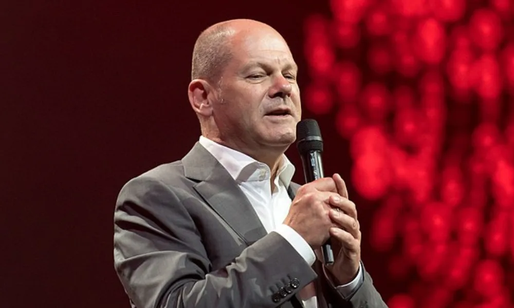 Němečtí automobiloví výrobci by se neměli bát konkurence z Číny, říká Scholz