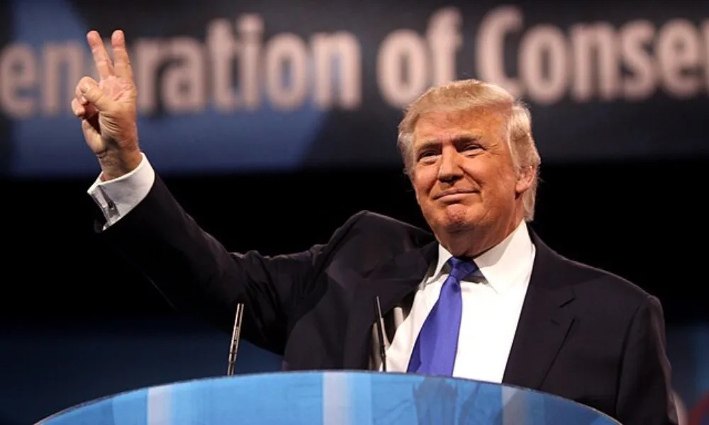 Donald Trump se vrátí do Bílého domu, dolar a bitcoin rostou
