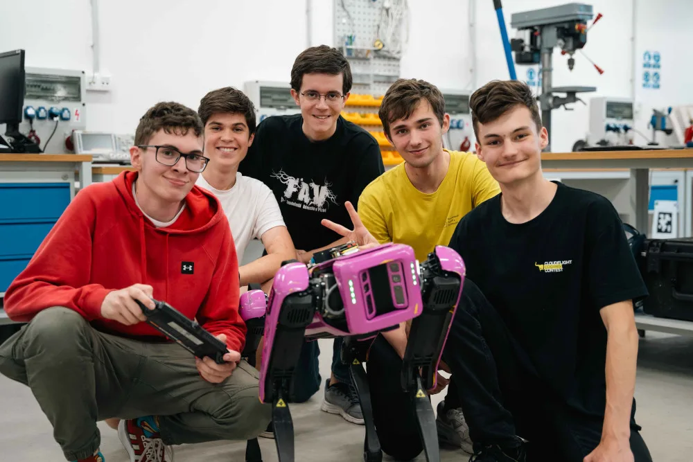 Univerzita ukáže veřejnosti nové roboty, třeba ten, který zastřihává vinice. Chybět nebude ani robopes SPOT