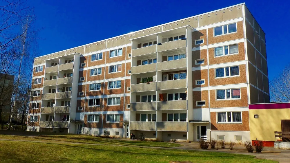 Výdaje na příspěvek na bydlení v minulém roce vzrostly o 9,4 miliardy korun