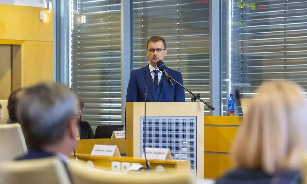 Asociace krajů má nové vedení, zlínský hejtman Holiš se stal předsedou