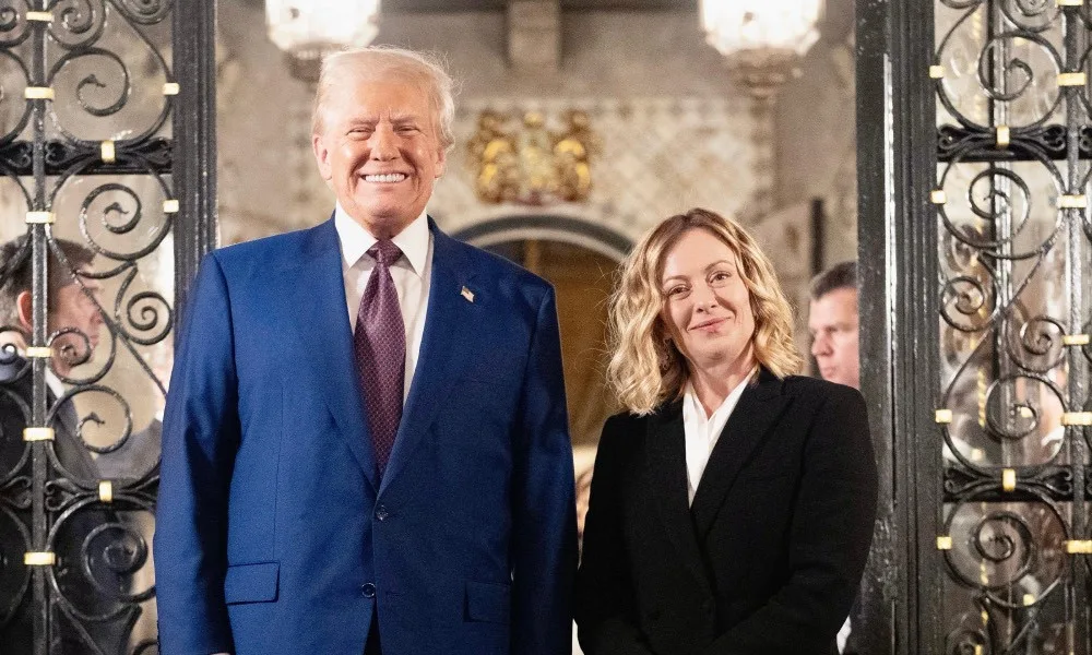 Italská premiérka Giorgia Meloni se 4. ledna setkala s Donaldem Trumpem během neohlášené návštěvy Floridy