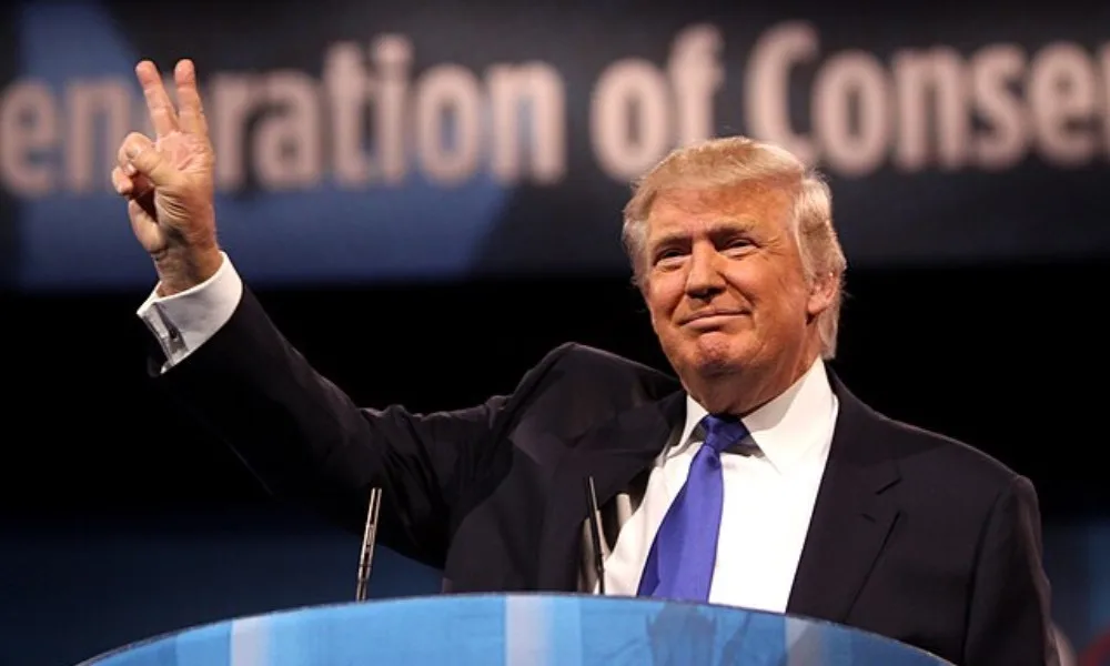 Trump pohrozil spojencům, naznačil možnost nátlaku na Kanadu a Grónsko
