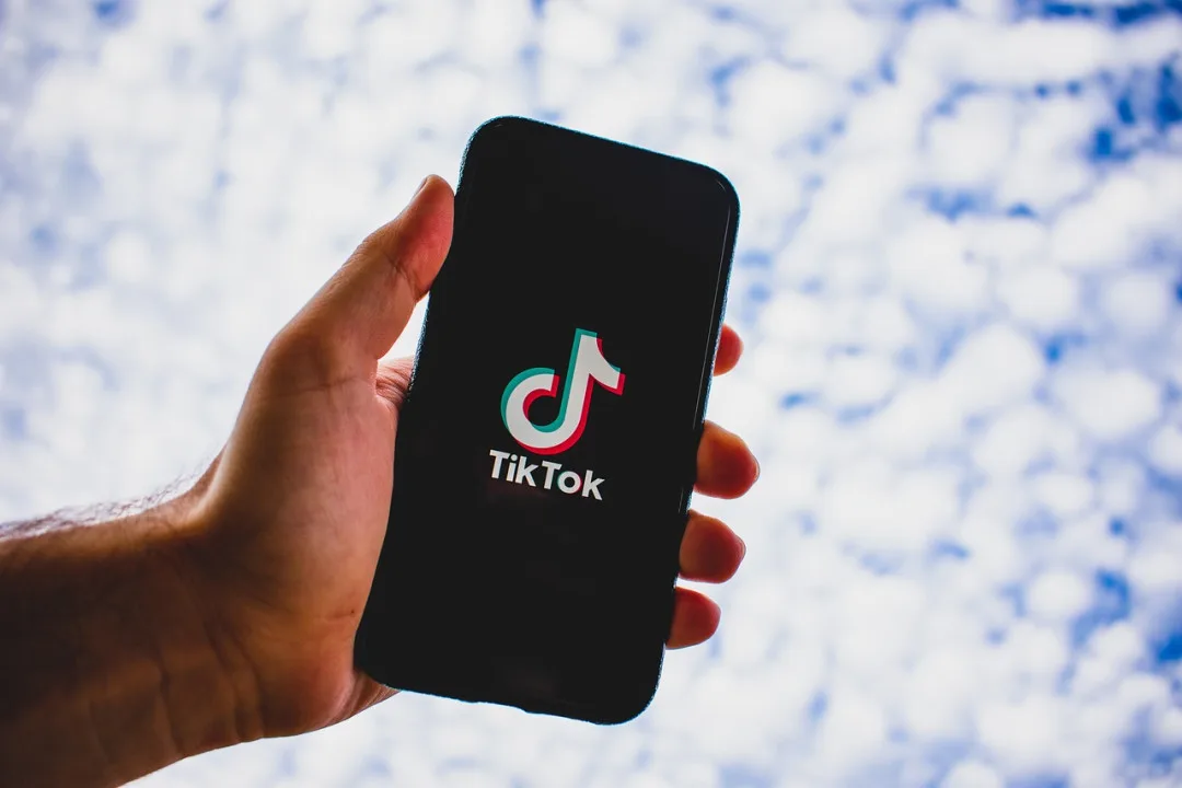 Musk by mohl převzít TikTok, píše Bloomberg