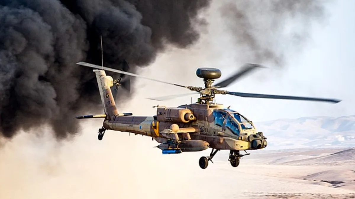 Polsko zařadilo do výzbroje první vrtulníky AH-64D Apache