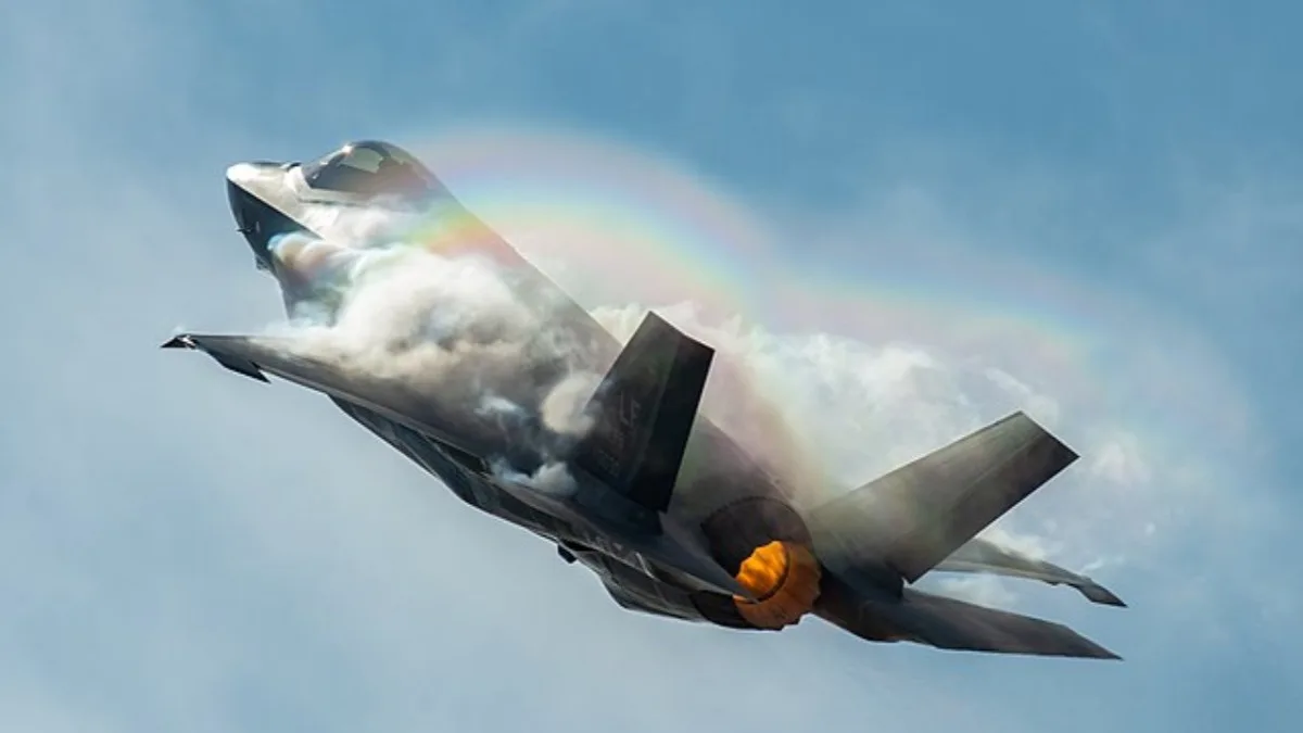 Letoun F-35A, označovaný za neviditelného, padl v cvičném boji