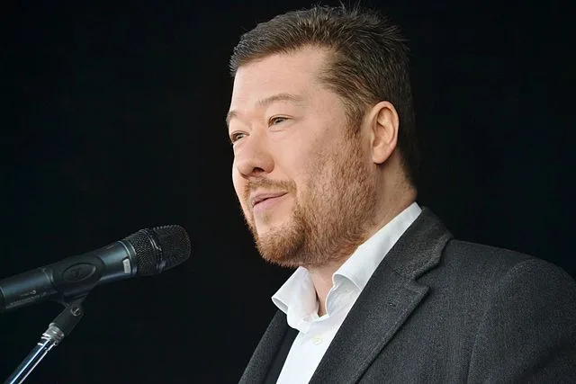 Okamura Babišovi neustoupí, vstup do vlády podmiňuje referendem o EU a NATO