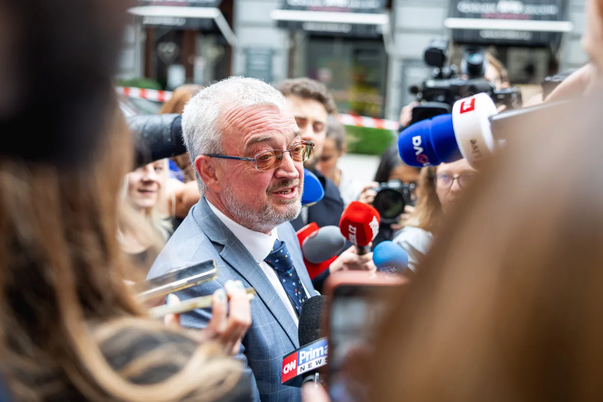 Po sečtení dvou třetin okrsků vedlo ANO před Spolu, STAN, SPD a Piráty