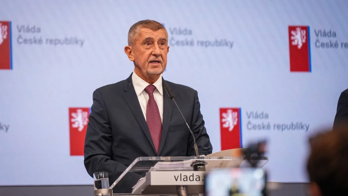 Babiš sesekal úředníky