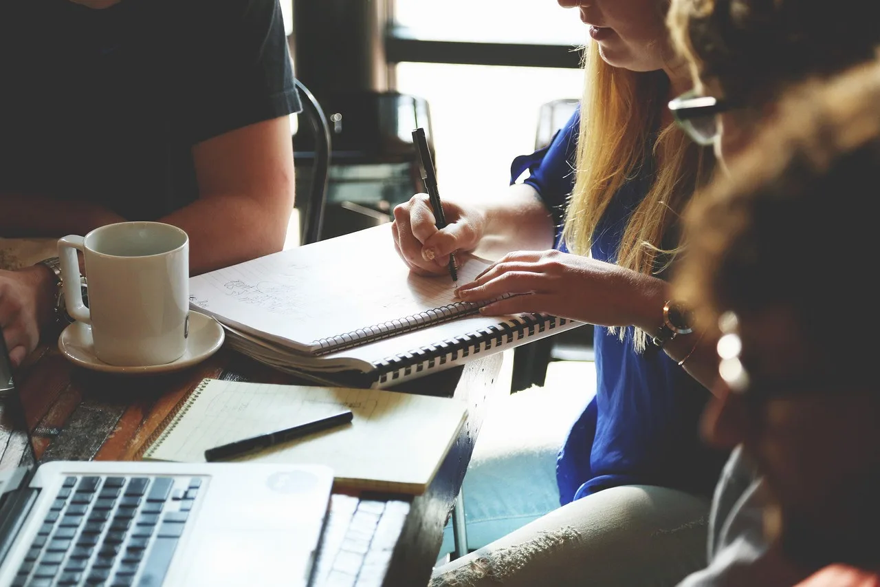 Vláda zahájila pravidelná jednání se startupy, zákon chystá do léta