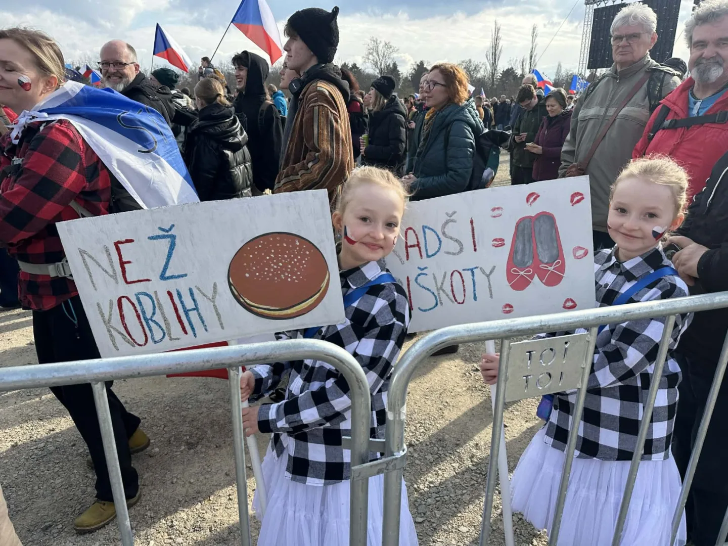 Protivládní demonstrace Milionu chvilek zaplnila Letnou, dorazily desítky tisíc lidí