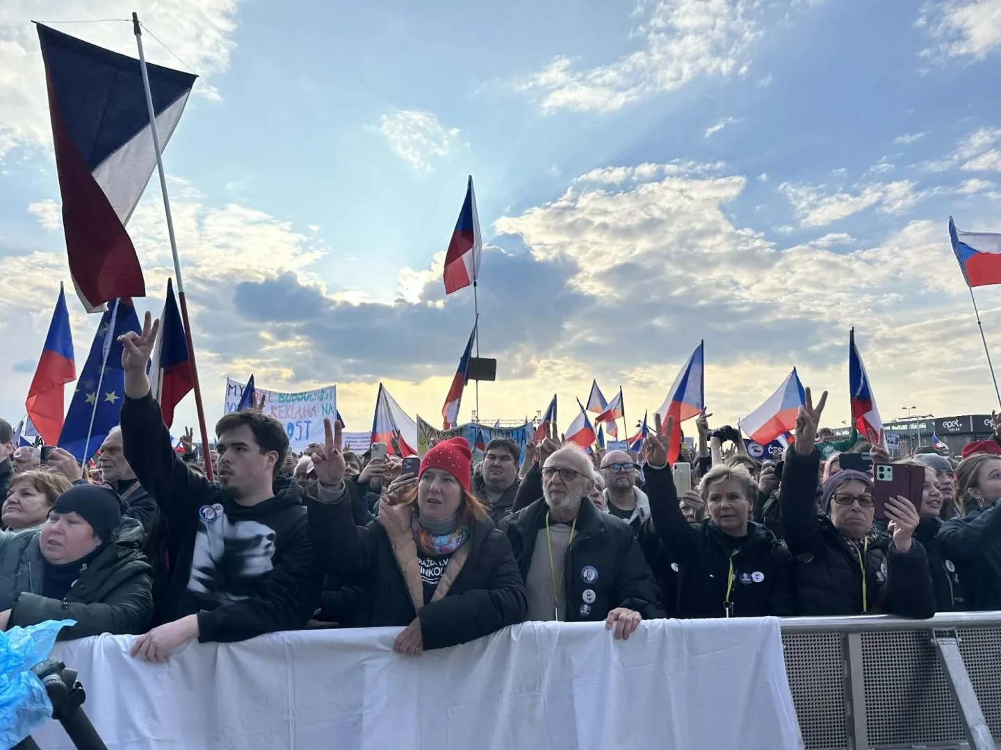 Protivládní demonstrace Milionu chvilek zaplnila Letnou, dorazily desítky tisíc lidí