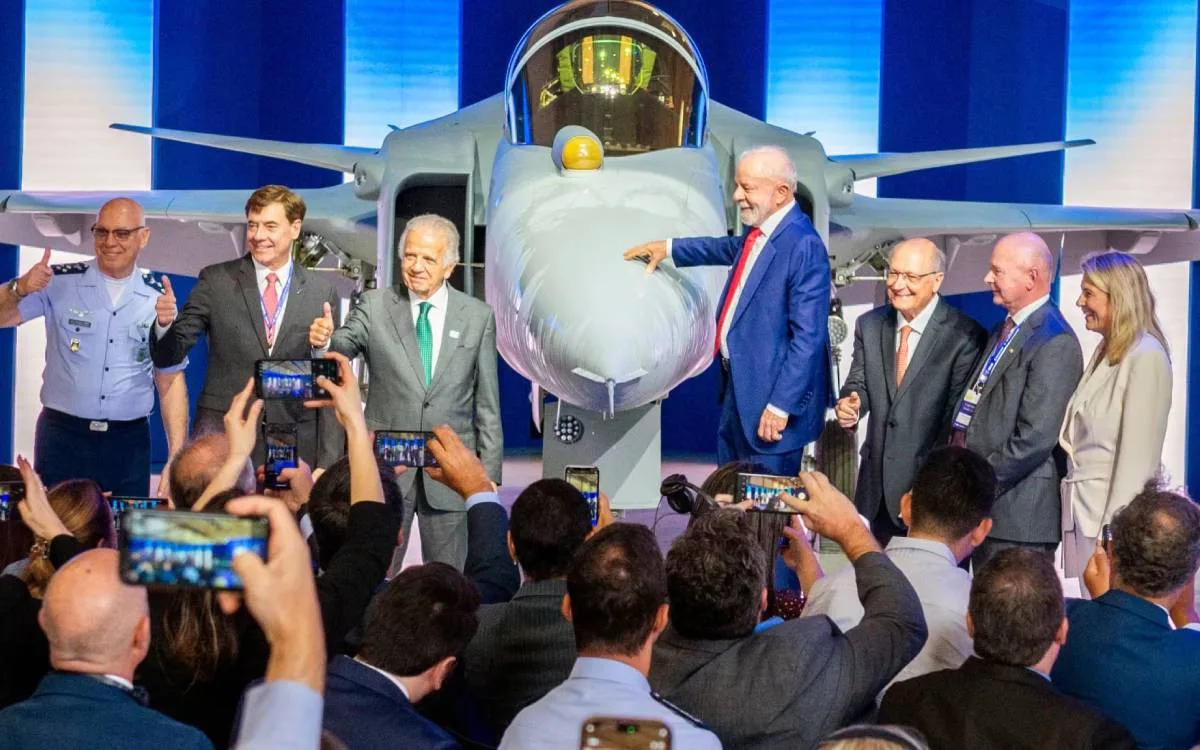 Gripen E vyrobený v Brazílii představen: klíčový milník programu