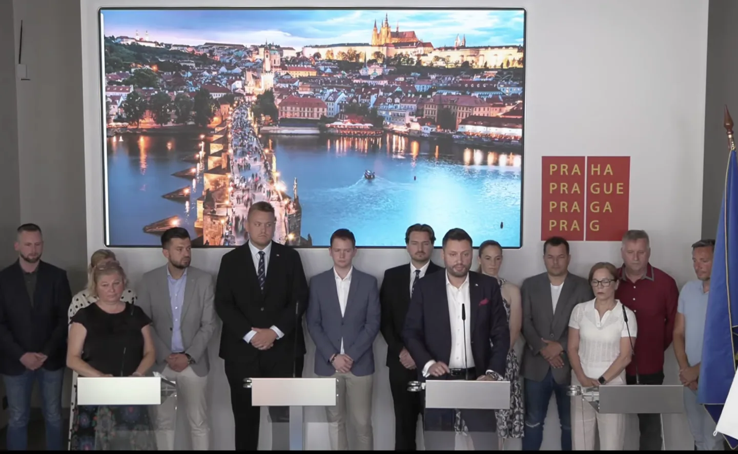 Ondřej Prokop a zástupci ANO na tiskové konferenci.