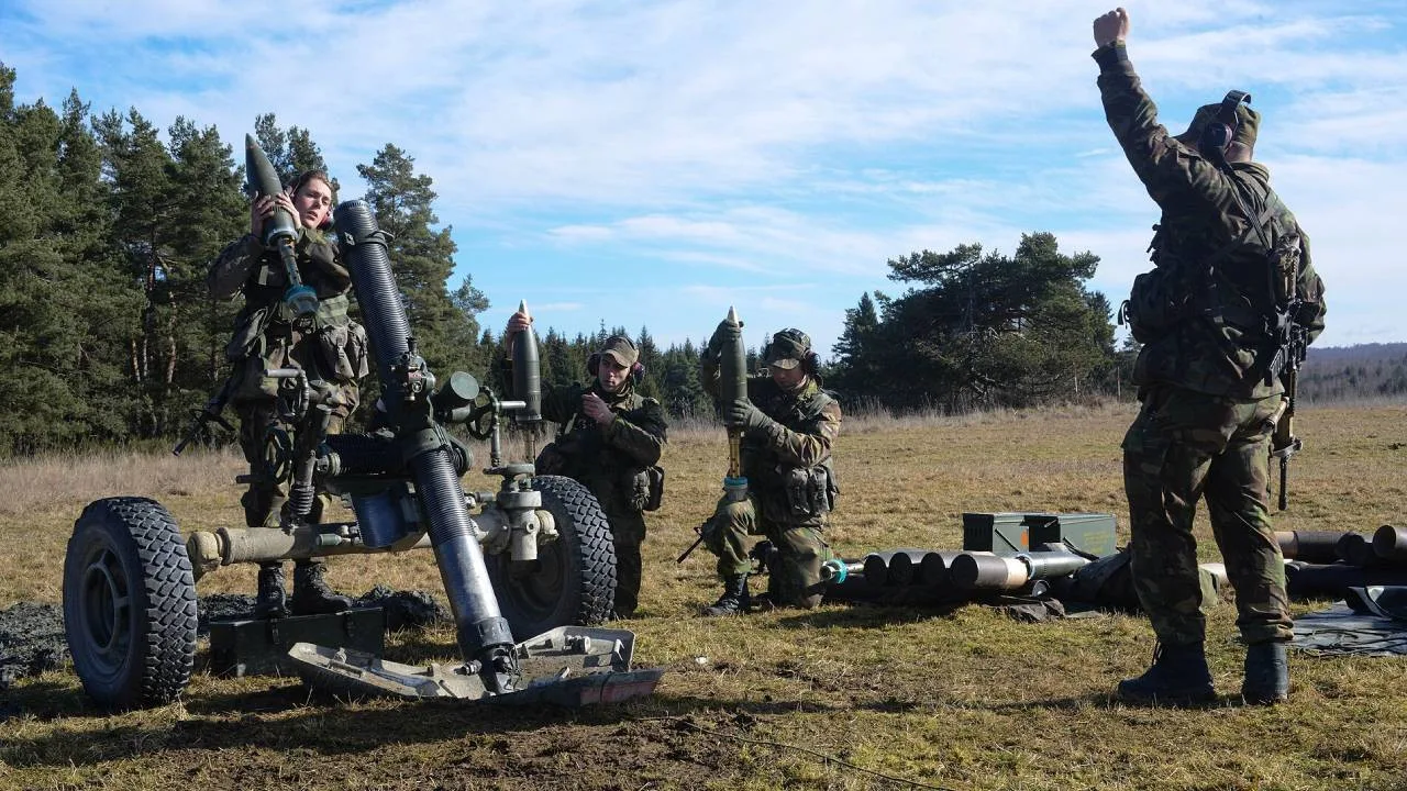 Výdaje EU na obranu vzrostly na 418 miliard eur