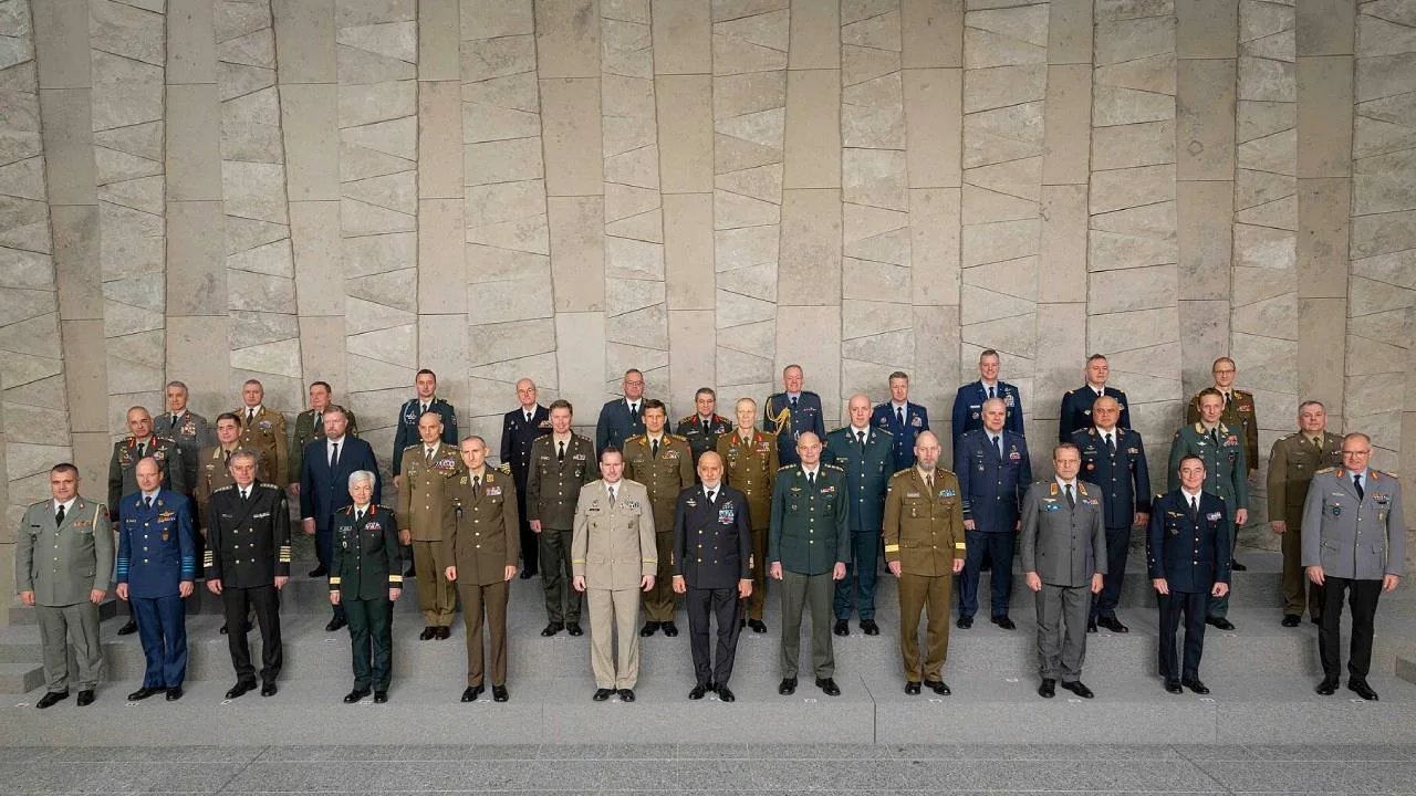 Šéfové armád NATO se sejdou v Kodani, na programu je i Ukrajina