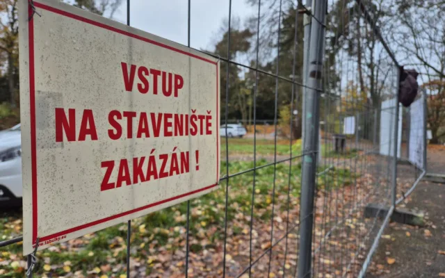 U Košuteckého jezírka vznikne nový objekt za 44 milionů, bude tam zázemí pro děti předškolního věku i kavárna