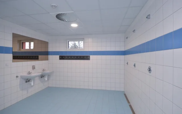 Sportovní areál Prokopávka v Plzni má nové šatny a restauraci. Investice přesáhla 30 milionů korun