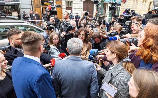 Po sečtení dvou třetin okrsků vedlo ANO před Spolu, STAN, SPD a Piráty
