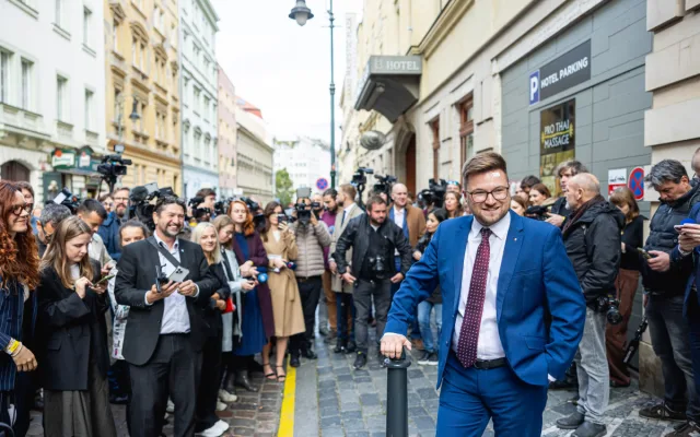 Po sečtení dvou třetin okrsků vedlo ANO před Spolu, STAN, SPD a Piráty
