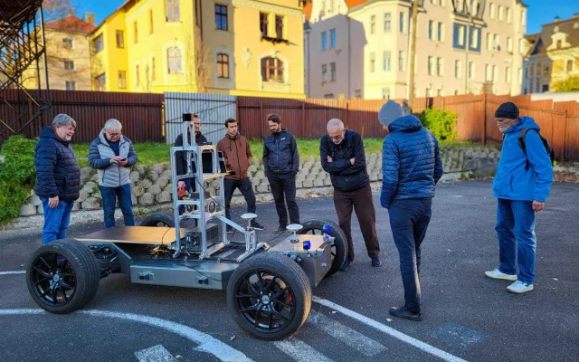 Robotické vozítko z univerzity na dnech AI zaujalo, chtějí ho firmy i města