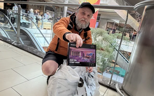 Lidé rozbalují poklady i naprosté bizáry. Adrenalinový hon na balíčky odstartoval