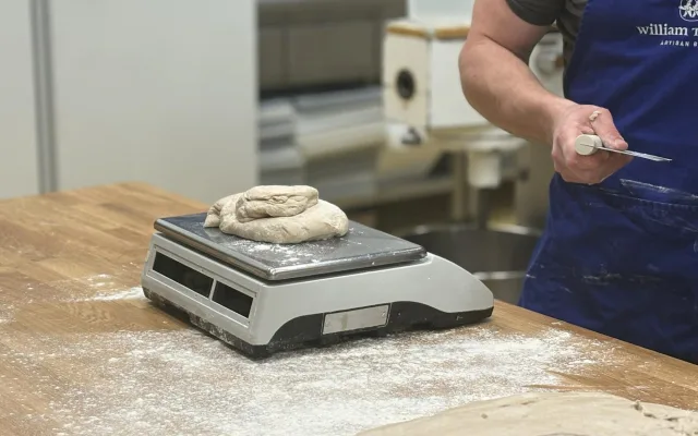 Vilém a Tomáš pekli první bagety v garáži. Teď jejich pečivo milují Brňané i Pražané