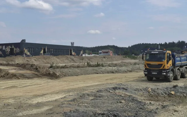 Kvůli probíhající modernizaci rozvadovské odpočívky se na příjezdu do ČR mění podoba dopravních omezení