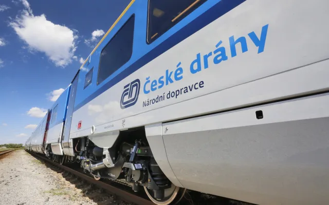 České dráhy vrací školní spoje, s orientací pomůže semafor