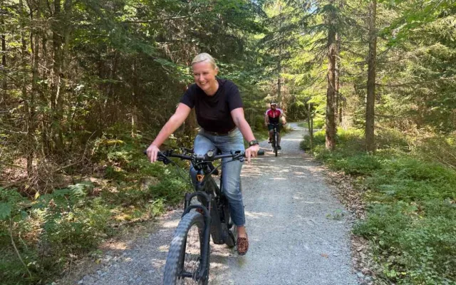 Nová trasa propojuje českou a bavorskou Šumavu. Cyklista dovede až na Třístoličník