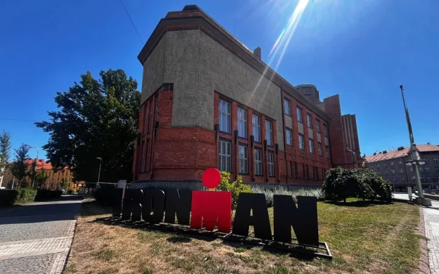 Křičte, fanděte. Jen nesprejujte silnice, prosí před Ironmanem pořadatelé