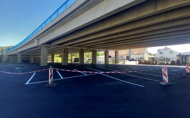 FOTO, VIDEO: Parkoviště pod přivaděčem je ideální pro návštěvníky Vodního ráje