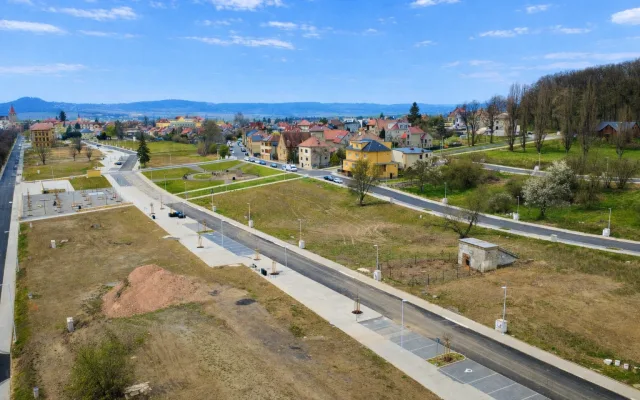 Jičín dražil pozemky v kasárnách. Za bytové parcely utržil 82,5 milionu