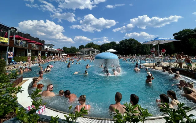 Ostatní koupaliště zavírají, Flošna jede dál. Zkracuje ale otvírací dobu