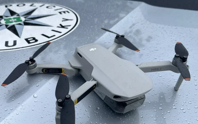 Dron létal u budějovického letiště během vojenského cvičení. Policie zasáhla