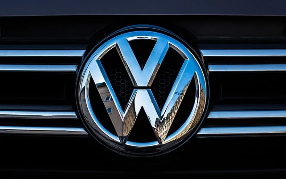 Německý automobilový průmysl v krizi, Volkswagen snižuje výhled na rok 2024