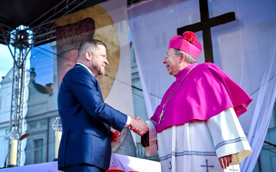 ČNB usiluje o obnovu a posílení svých zlatých rezerv, vydává unikátní svatováclavský dukát