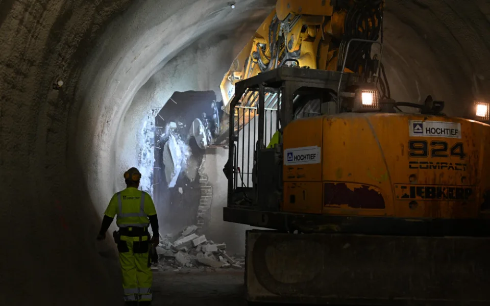 Stavba nové linky metra zaznamenala další milník, stavaři prorazili spoj 'céčka' a 'déčka'